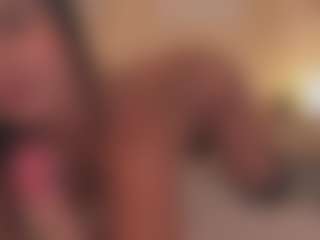 Live cam show with Mia-crawford - Athletic Strip on googirlz