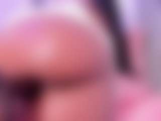 Live cam show with Veronica Lodge - Full Nudity on SxyPornLive