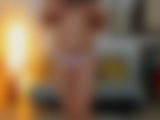 Live cam show with kayakiss - Fingering MILF on chickslive.net