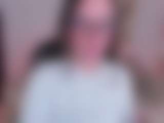 Live cam show with SARAH RHODES - Mature on Hubzter Live