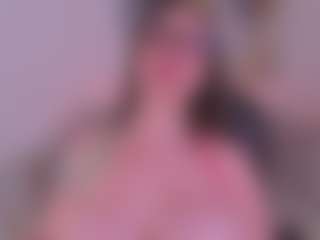 Live cam show with SARAH RHODES - Mature on AdultVida.com