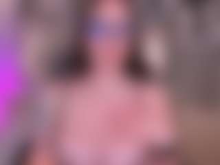 Live cam show with SARAH RHODES - Nipple Piercings on AdultVida.com