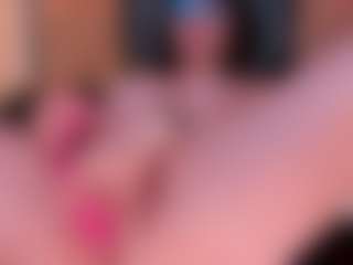 Live cam show with SARAH RHODES - Big Tits Mature on Hubzter Live