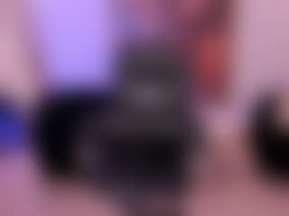Live cam show with SARAH RHODES - Mature on Camming Site
