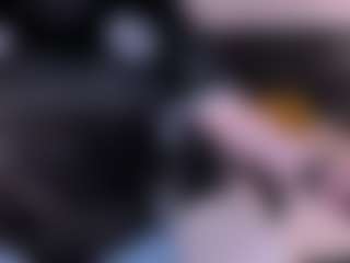 Live cam show with SARAH RHODES - Public Brown Hair on AdultVida.com