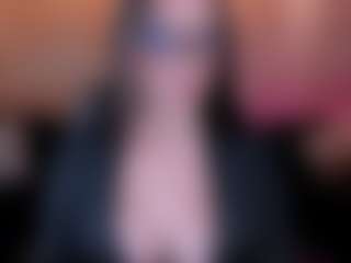 Live cam show with SARAH RHODES - Mature on Uber Horny