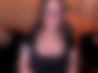 Live cam show with SARAH RHODES - Spy Mature on Camsoda
