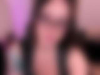 Live cam show with SARAH RHODES - Public Brown Hair on chickslive.net