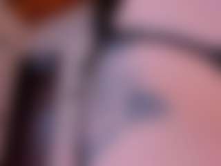 Live cam show with SARAH RHODES - Brown Hair on SmokeAndPoke