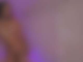 Live cam show with Sweet Veronica - Horny on Milf Play