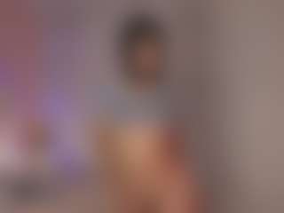 Sweet Veronica MILF webcam performer live streaming