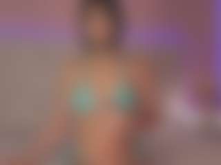 Live cam show with Sweet Veronica - Teen (18+) on livesexfox.com