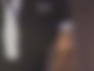 Sweet Veronica MILF webcam performer live streaming