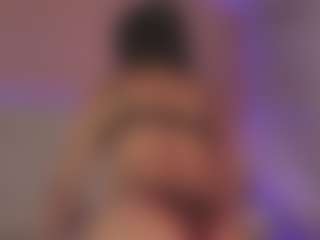 Live cam show with Sweet Veronica - Petite on Strip Flash - Live Sex Shows