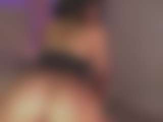 Live cam show with Sweet Veronica - Bedroom Teen (18+) on Fling VIP Chat