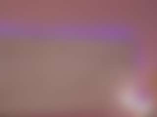 Live cam show with Sweet Veronica - Small Tits on AdultVida.com