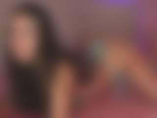 Sweet Veronica MILF webcam performer live streaming
