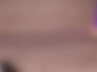 Live cam show with Sweet Veronica - Skinny MILF on eurowanks.com