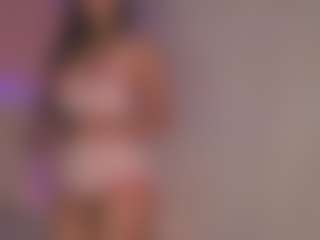 Live cam show with Sweet Veronica - Fingers on Camsoda