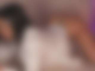 Sweet Veronica MILF webcam performer live streaming