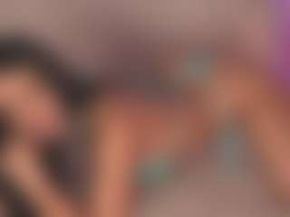 Sweet Veronica MILF webcam performer live streaming