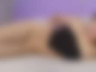 Live cam show with Naughty Gia - Brown Hair on Free Soda