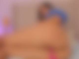 Live cam show with Kayla Rossi - Bbc on Milfs Live