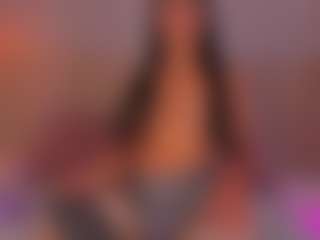 Live cam show with Kayla Rossi - Shaved Pussy on Camsoda