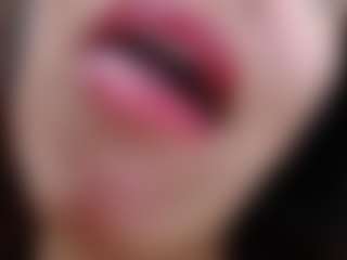 LizethBels MILF webcam performer live streaming