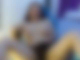 Live cam show with LizethBels - Middle Aged on StripNow