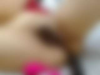 Live cam show with LizethBels - Bedroom on wildcum.com