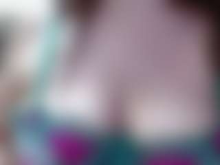 LizethBels MILF webcam performer live streaming