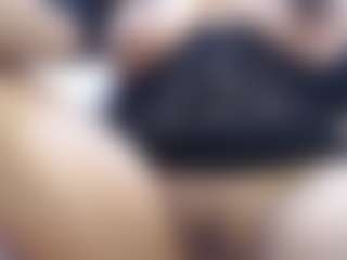 Live cam show with LizethBels - Amateur Mature on Camsoda