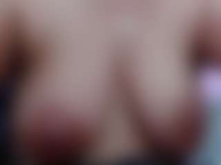 Live cam show with LizethBels - Skinny MILF on CamSodaAdn