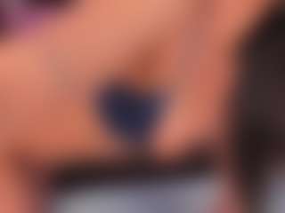Live cam show with AlyssaDean - Average on studioflirtlive.com