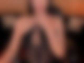 Live cam show with AlyssaDean - Average on Milfs Live