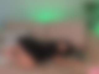 Live cam show with AlyssaDean - Fingering on madthumbs