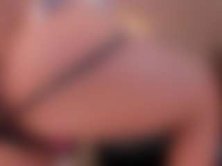 Live cam show with AlyssaDean - Average on SinfulBabes