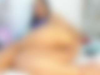 Live cam show with ELETTRA - Fuck Machine on Chatstar