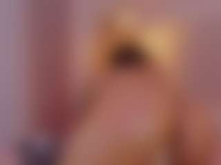 Live cam show with CrystalW - Teen (18+) on galaxygirlnitro.com