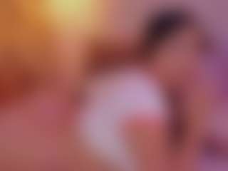 CrystalW's Live Sex Cam Show