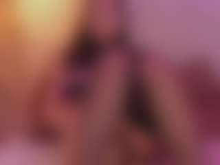 CrystalW's Live Sex Cam Show