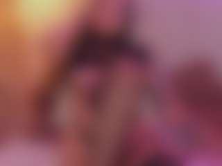 CrystalW's Live Sex Cam Show