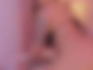 CrystalW's Live Sex Cam Show
