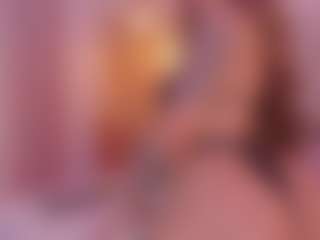 CrystalW's Live Sex Cam Show
