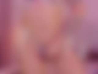 Live cam show with CrystalW - Deepthroat on Camsoda