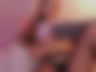 CrystalW's Live Sex Cam Show