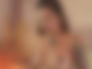 CrystalW's Live Sex Cam Show