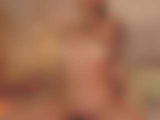 CrystalW's Live Sex Cam Show