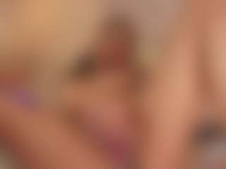 CrystalW's Live Sex Cam Show